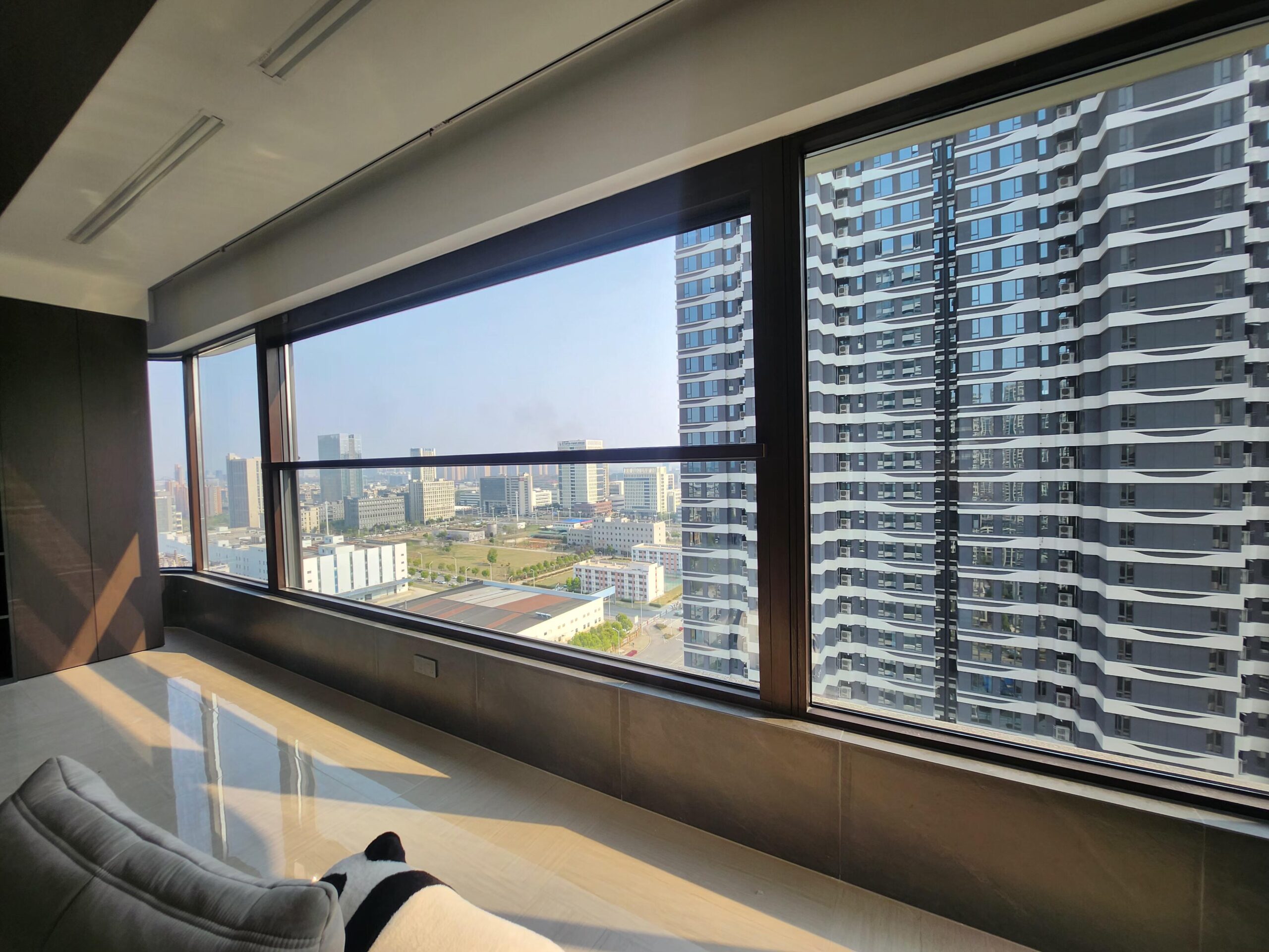 Guillotine window-showcase-02