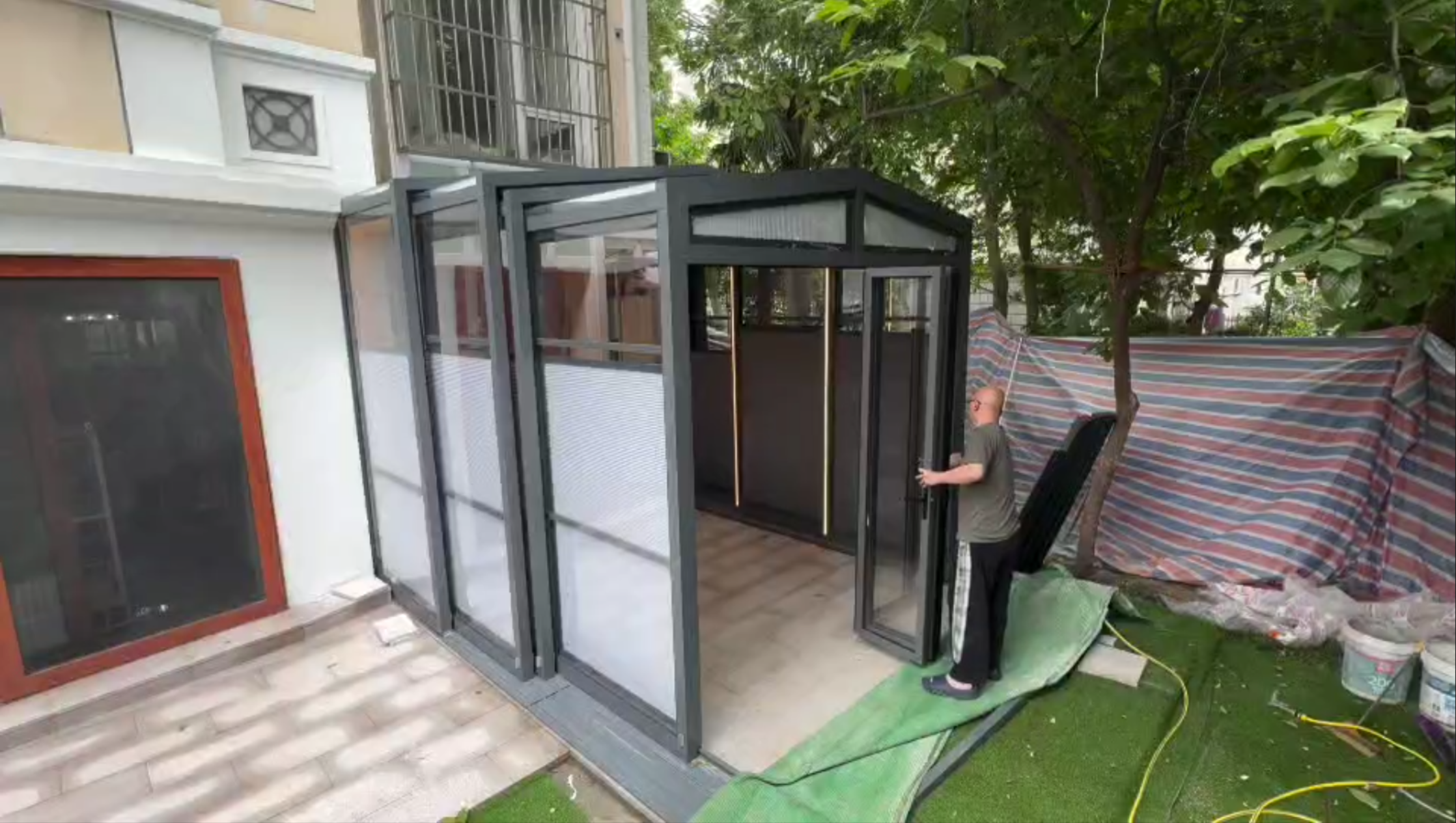 High Free Standing-showcase-03