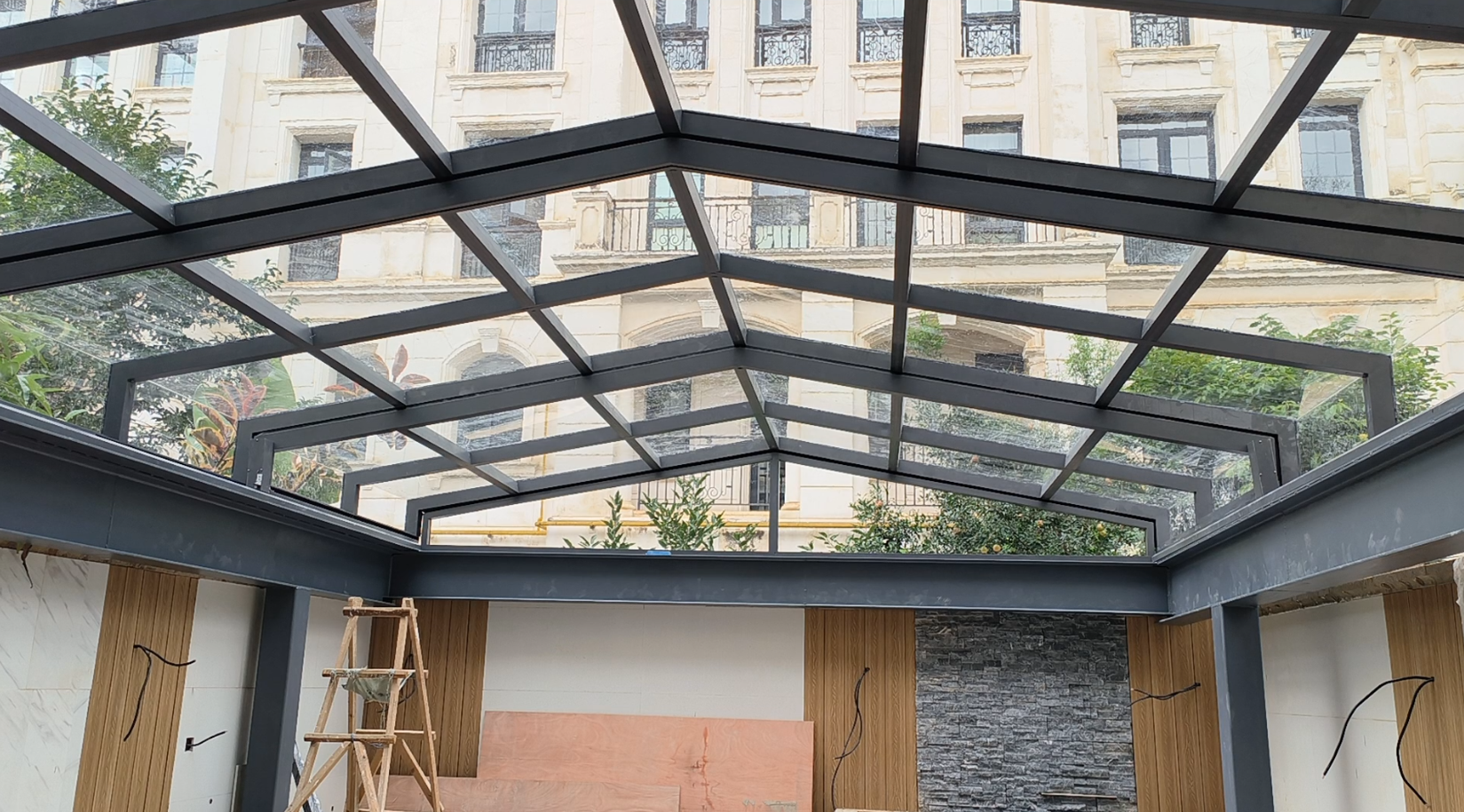 Low Free standing-showcase-02