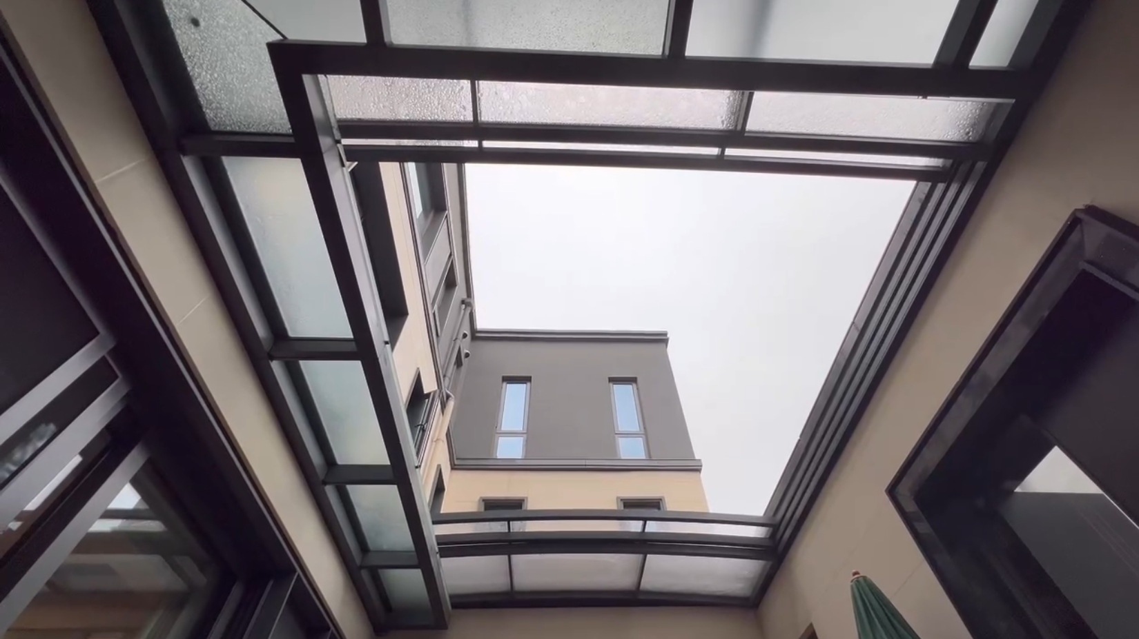 Low Free standing-showcase-03