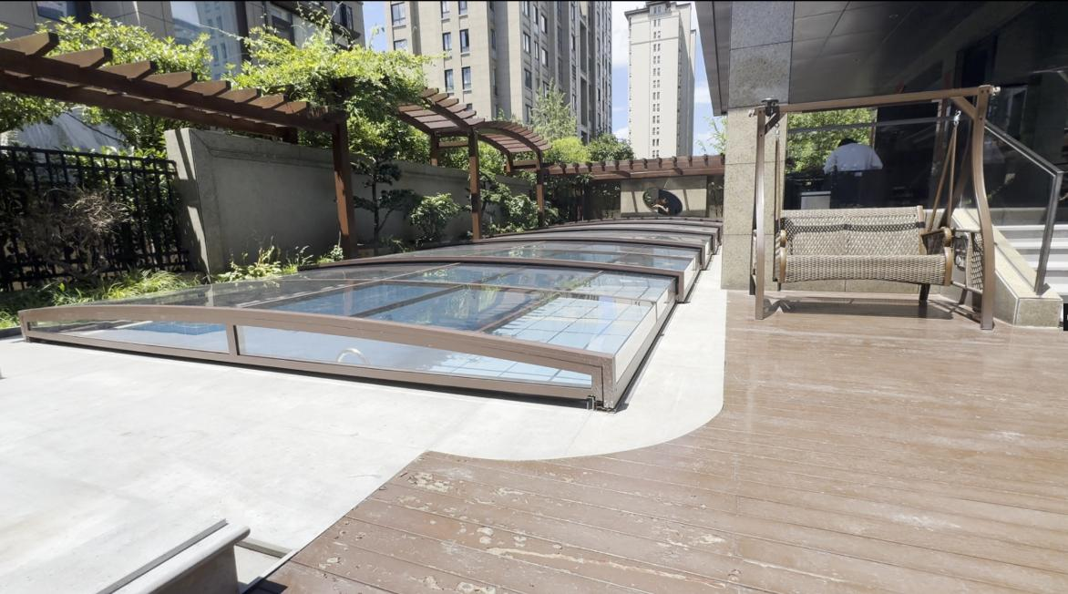 Low Free standing-showcase-05