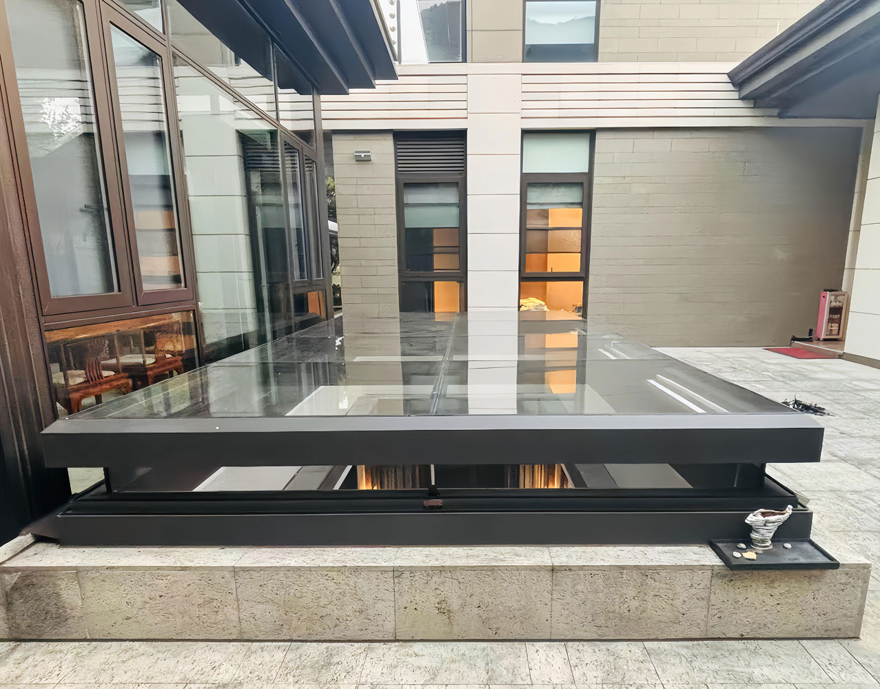 Motorized-Skylight-showcase-01